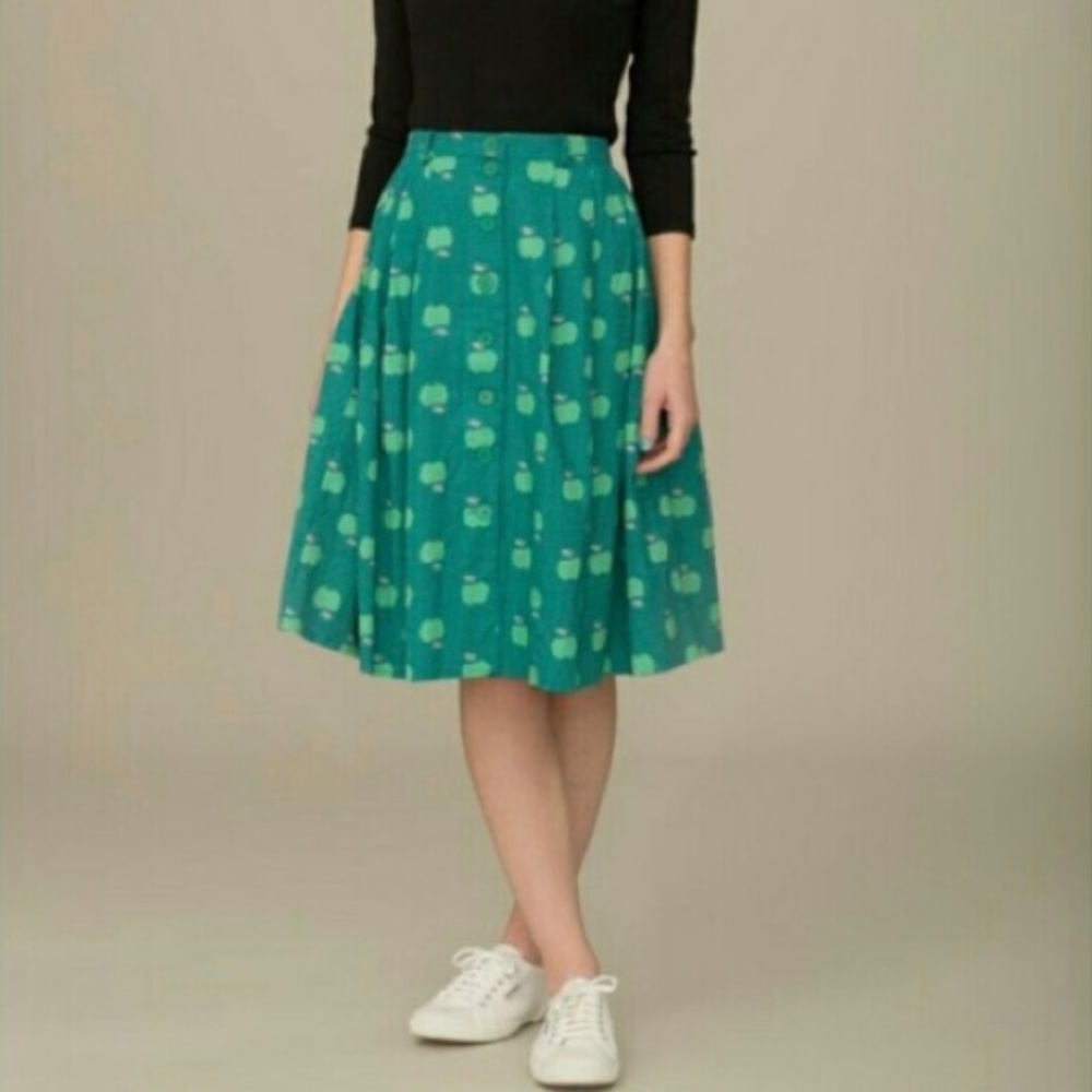 Emily and Fin “Frankie” Skirt with Apples